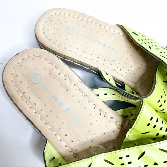 🍋 Ashley Blue • Women’s Mini Wedge Slip On Sandals Size 7 - Picture 6 of 8